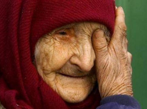 Yaşlı Kadın